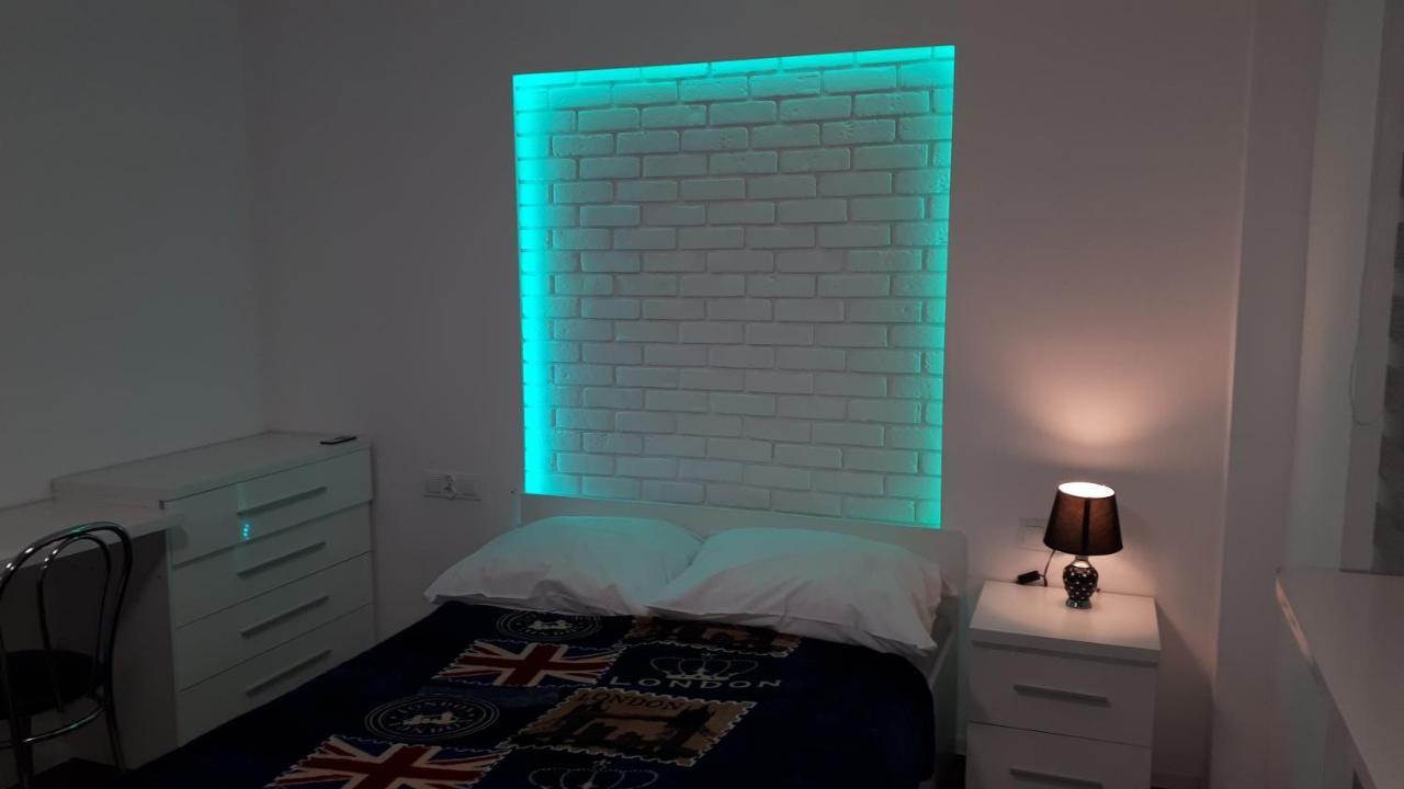 Apartament Centrum Panoramiczna Big Ben Z Balkonem-- Klimatyzacja-- Kielce Buitenkant foto